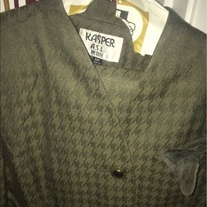 🍀Kasper A.S.L. Vintage Petite Blazer & Skirt set w/hankie